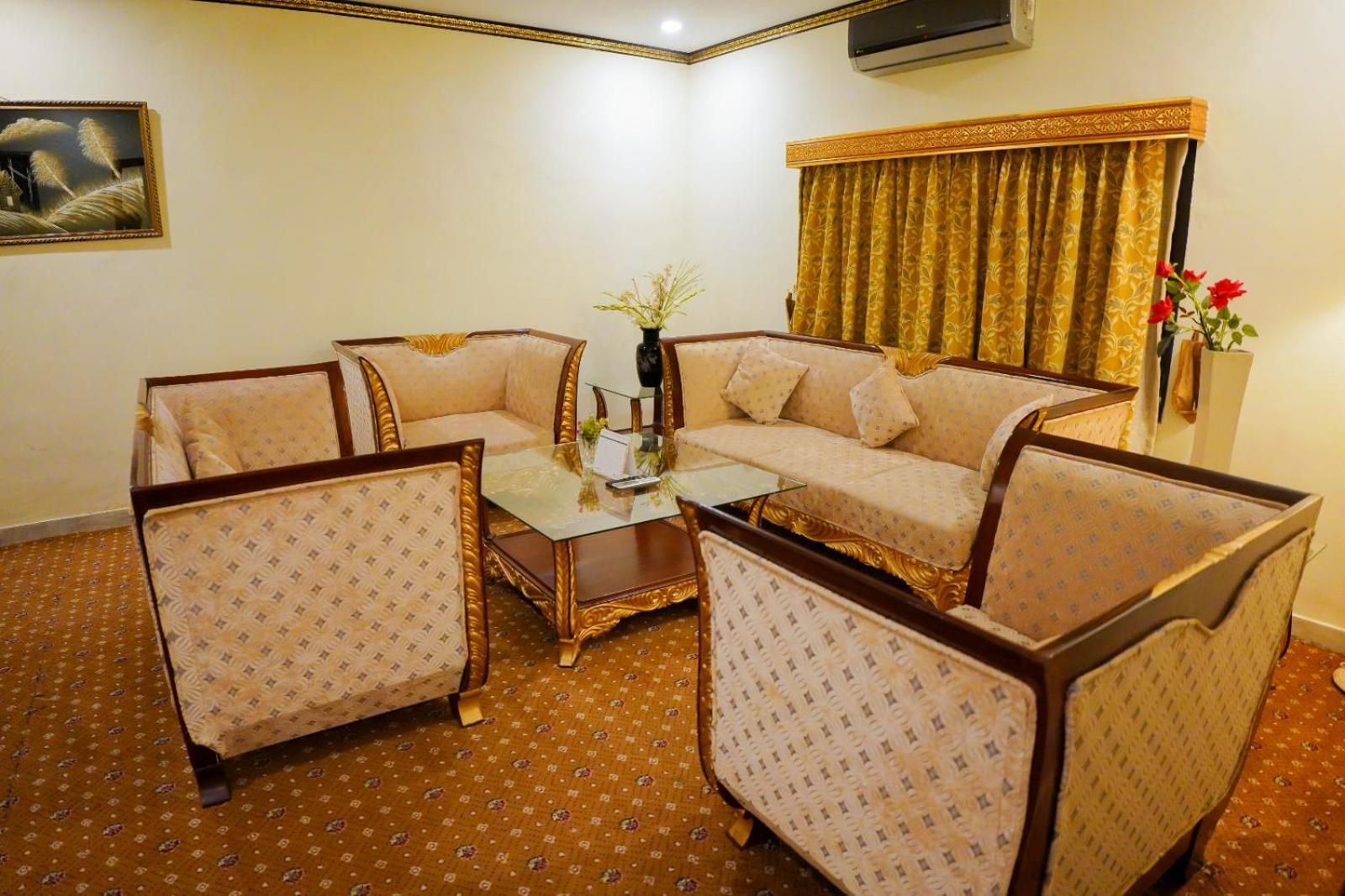Indus Hotel Гайдарабад Екстер'єр фото