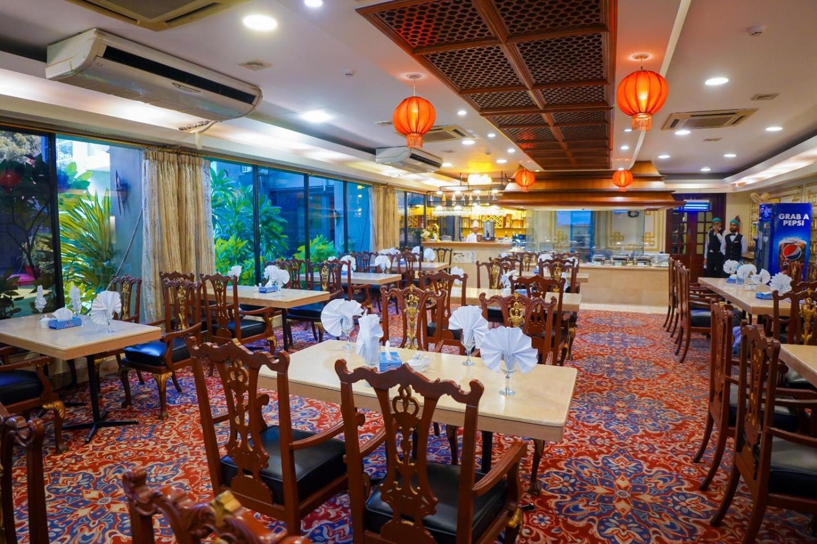 Indus Hotel Гайдарабад Екстер'єр фото