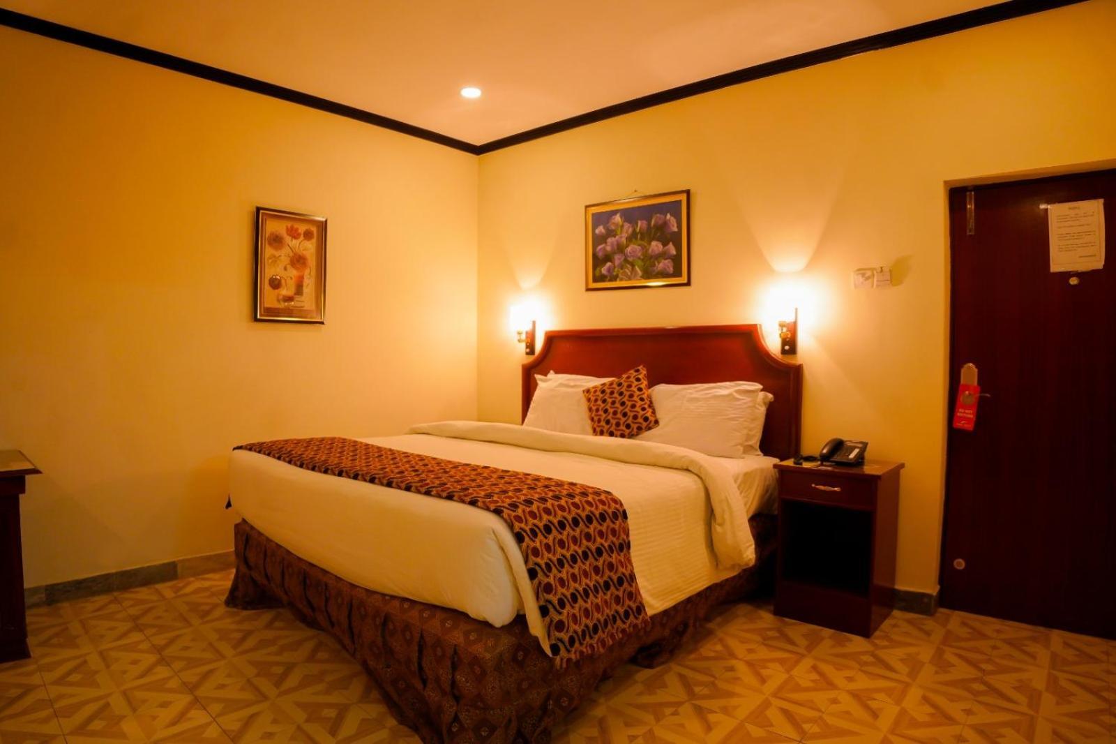 Indus Hotel Гайдарабад Екстер'єр фото