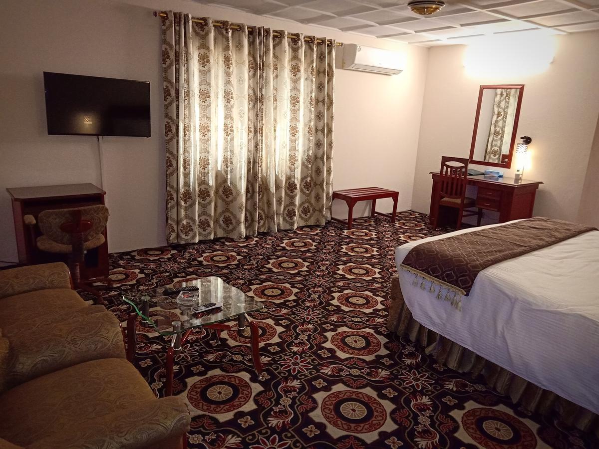 Indus Hotel Гайдарабад Екстер'єр фото