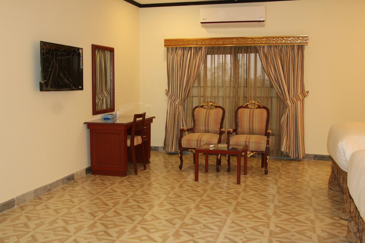 Indus Hotel Гайдарабад Екстер'єр фото